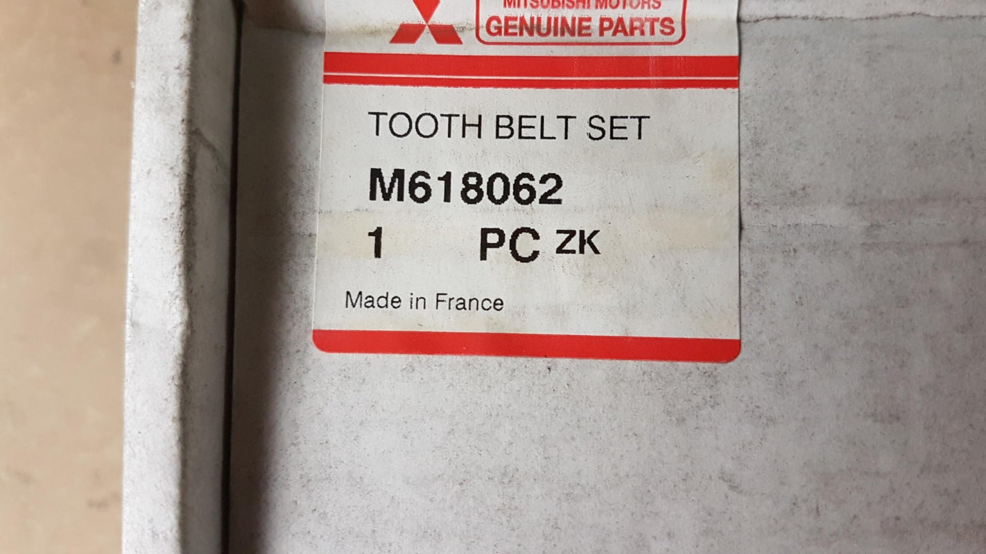 Original OE MITSUBISHI Zahnriemensatz M618062