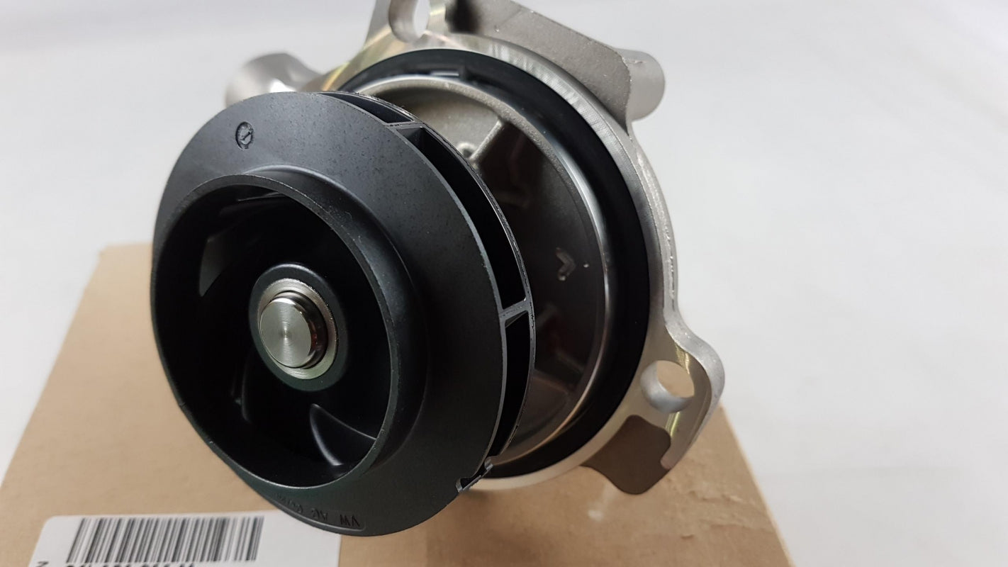 Original VW Transporter T6 2.0 TDI Wasserpumpe 04L121011M