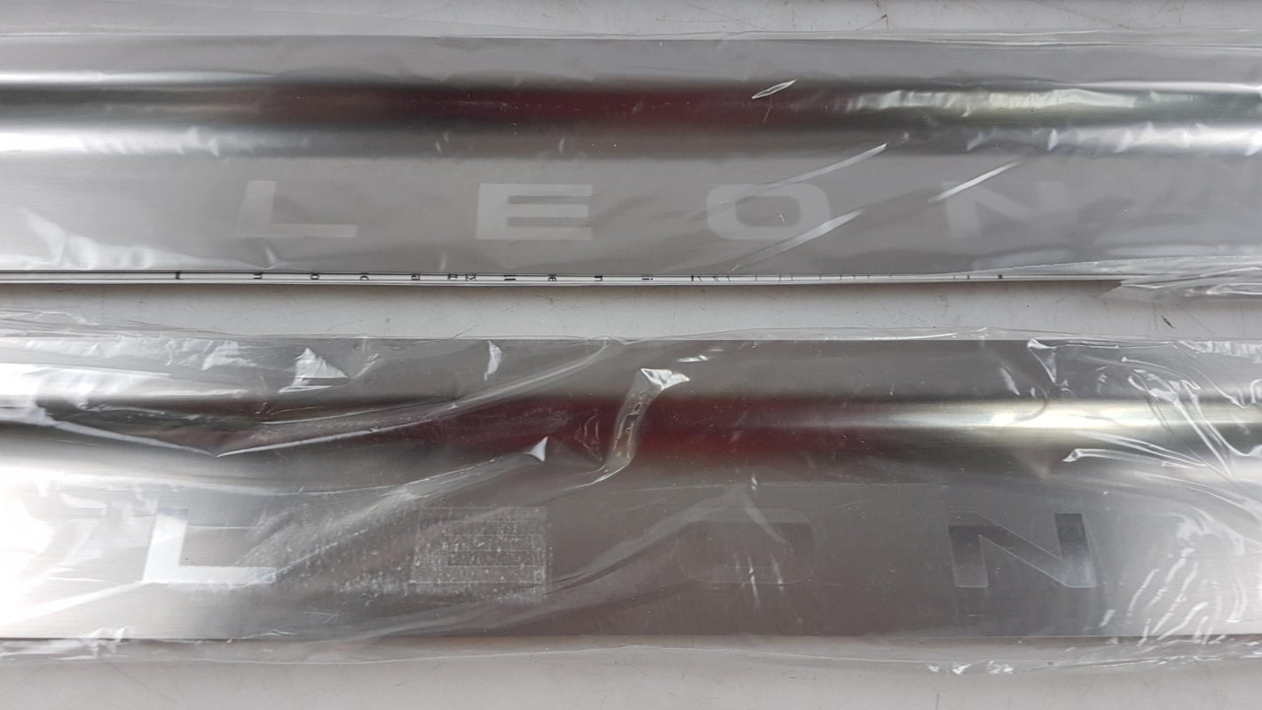 Original SEAT Leon 1P Einstiegsleistensatz Edelstahl 1P0071500