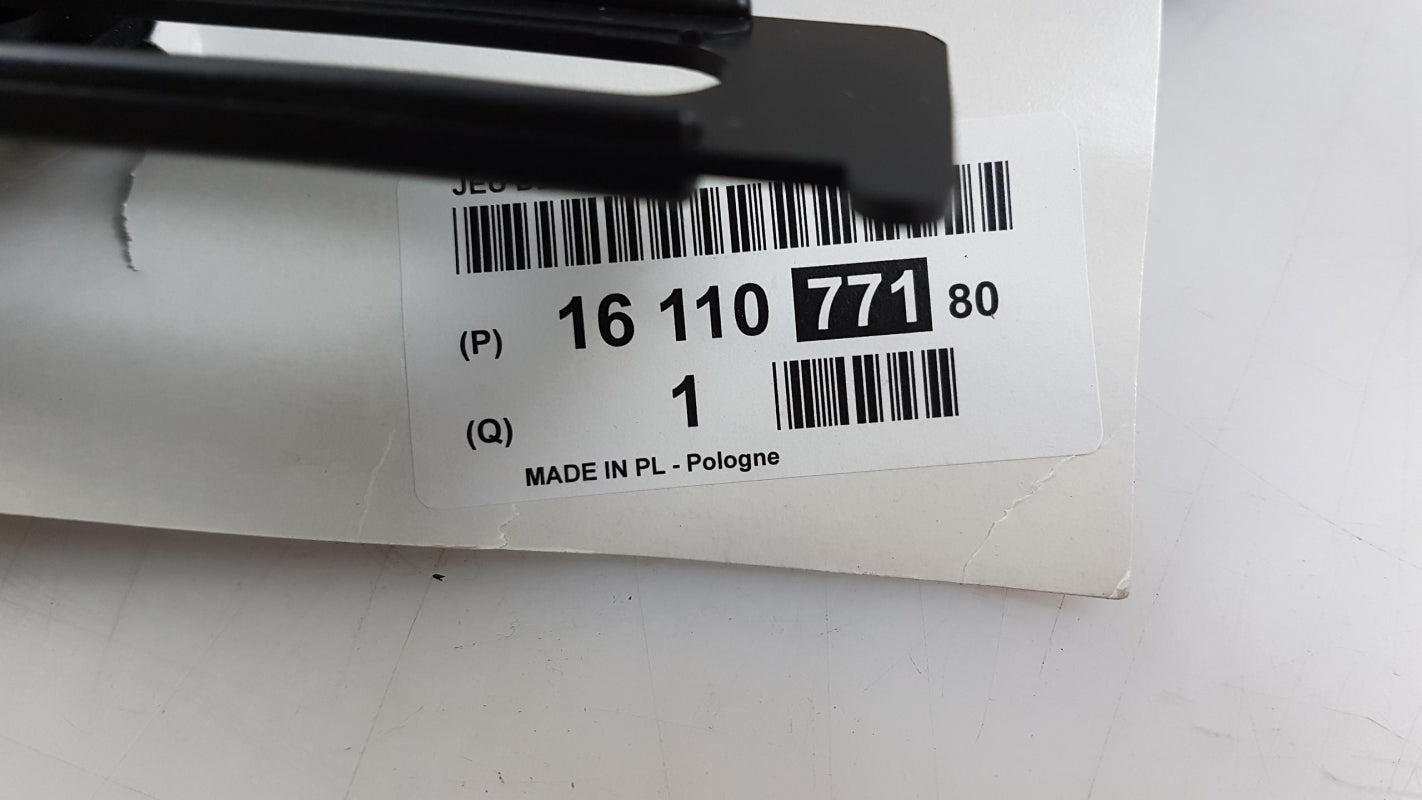 Original CITROEN C4 Cactus Fußmattensatz 4 stuck Gummimatten 1611077180