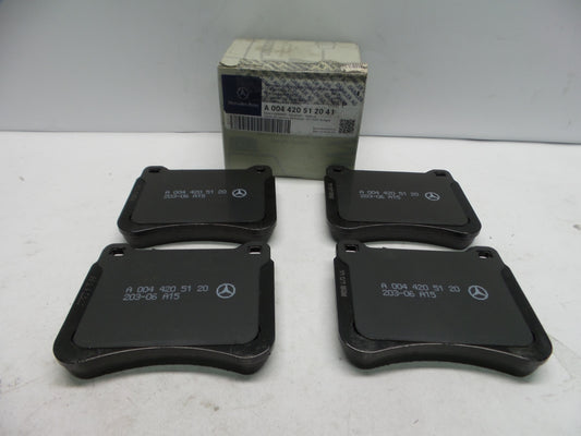 Original MERCEDES-BENZ R171 W203 W209 Bremsbeläge Bremsklötze vorn A004420512041
