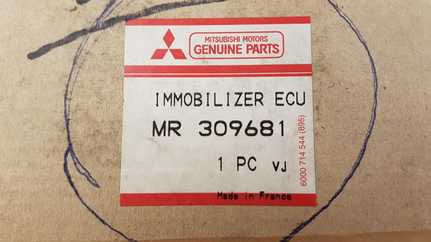 Original OE MITSUBISHI Steuergerät MR309681