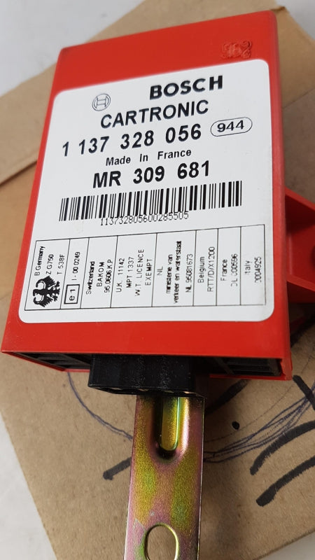 Original OE MITSUBISHI Steuergerät MR309681