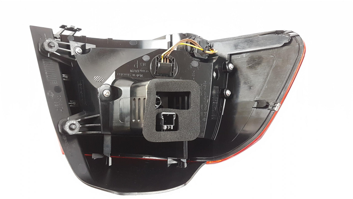Original VW Golf VI (5K) Heckleuchte Kirschrot abgedunkelt Rechts 5K0945096Q