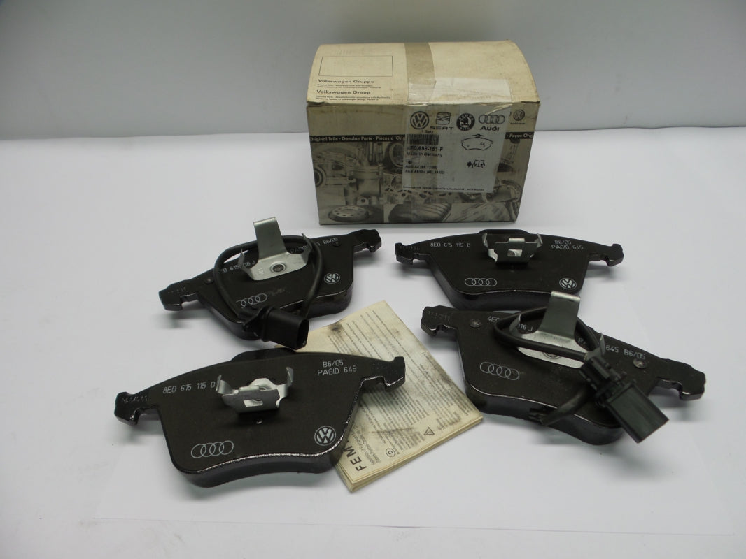 Original AUDI A8 Bremsbeläge Bremsklötze mit Warnkontakt 323X30 vorne 4E0698151F
