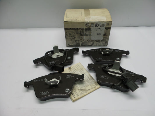 Original AUDI A8 Bremsbeläge Bremsklötze mit Warnkontakt 323X30 vorne 4E0698151F