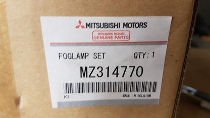 Original OE MITSUBISHI Nebelscheinwerfer Satz MZ314770