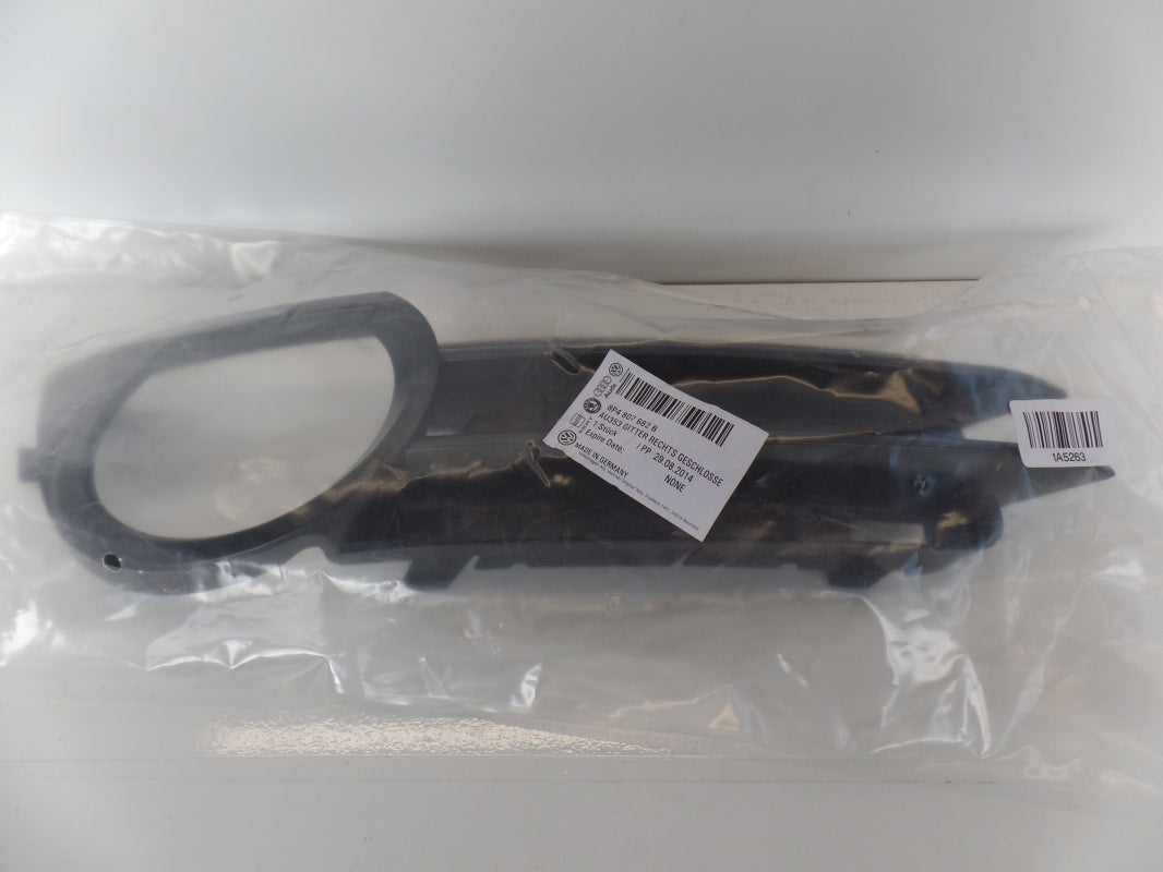 Original OE Volkswagen Nebelscheinwerfer Abdeckung 8P4807682B