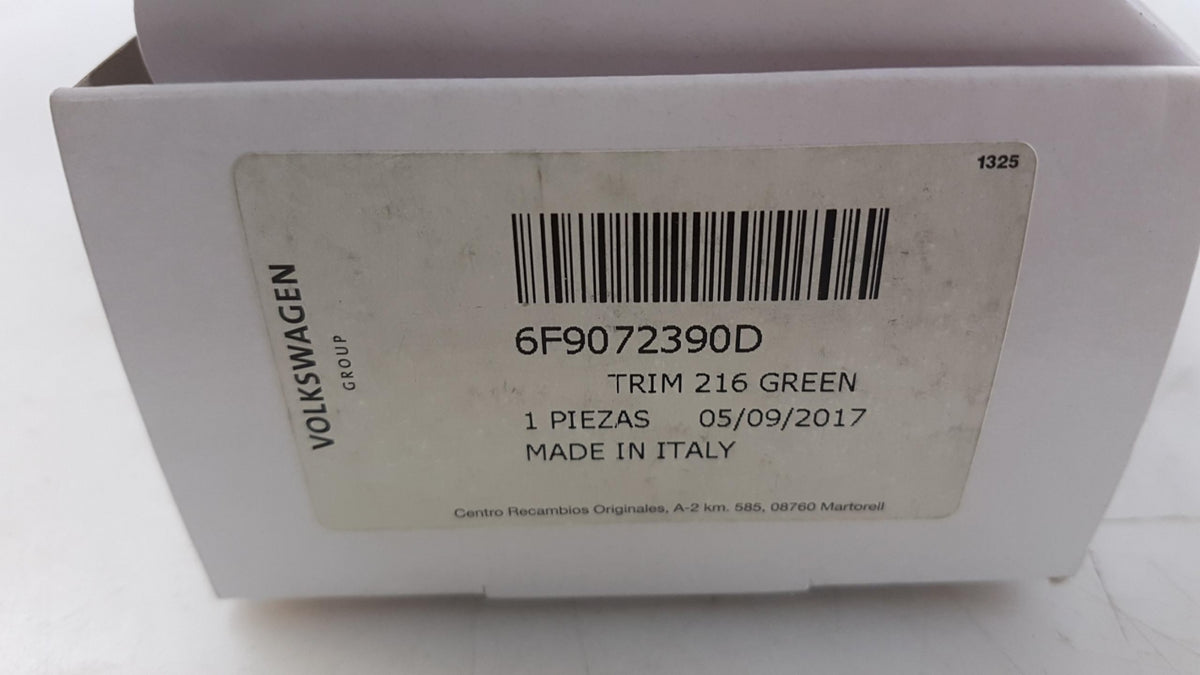 Original OE Volkswagen Lenkrad Abdeckung 6F9072390D