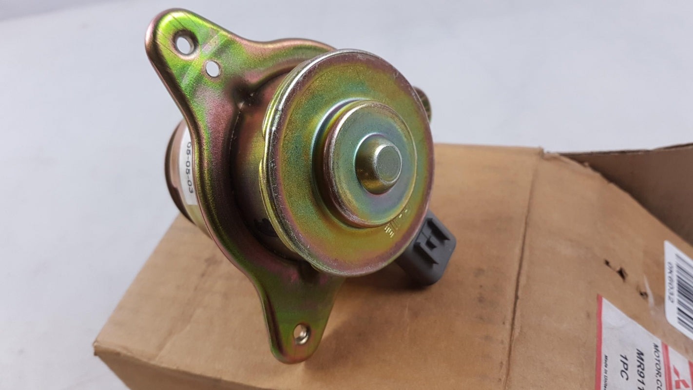 Original OE MITSUBISHI Motorkühlung Lüfter MR911198