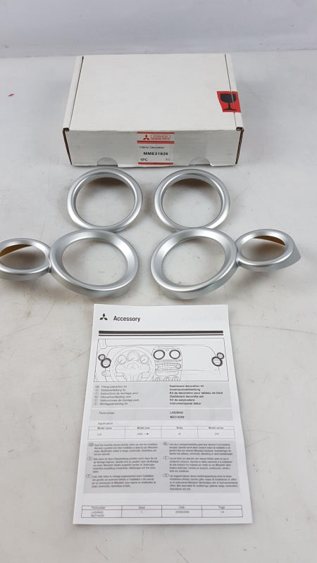 Original OE MITSUBISHI Instrumententafel Verkleidung MME31826