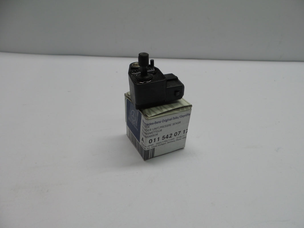 Original OE MERCEDES-BENZ Ladedrucksensor A0115420717