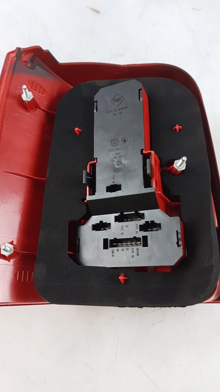 Original OE Volkswagen Heckleuchte 3B9945096G