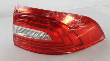 Original SKODA Superb 2013-2015 Heckleuchte Rückleuchte Außen Rechts 3T5945096A
