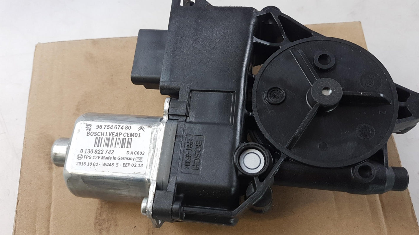 Original PEUGEOT 308 SW I 2012 > Wischermotor Vorne Links 9675467480