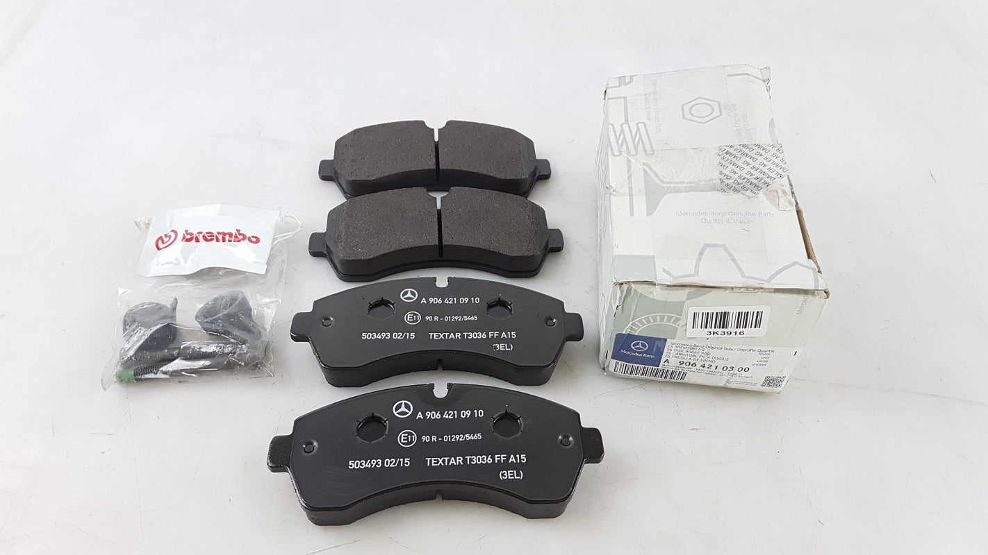 Original MERCEDES-BENZ Sprinter W906 W910 Bremsbeläge Satz Vorne A9064210300
