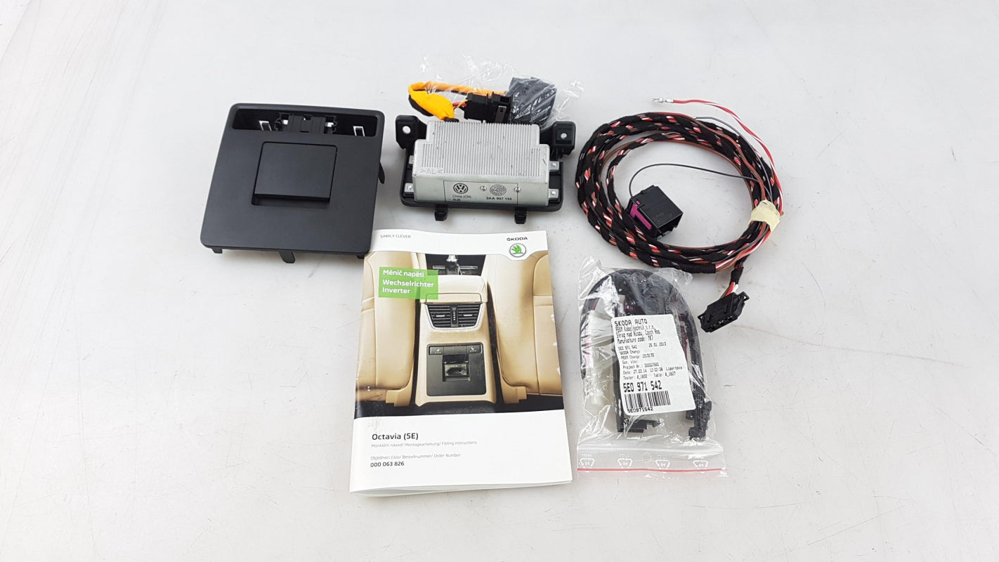 Original SKODA Octavia 5E Wechselrichter Inverter Steckdose 230V 000063826