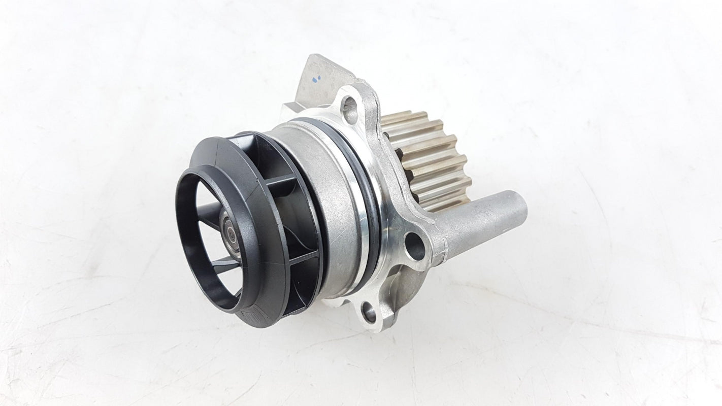 Original AUDI A1 A3 A4 A5 A6 VW Amarok Jetta 2.0 TDI Wasserpumpe 03L121011Q