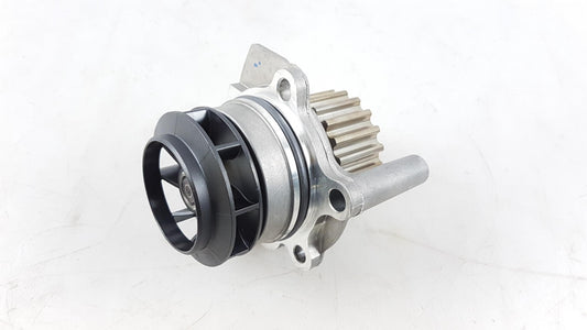 Original AUDI A1 A3 A4 A5 A6 VW Amarok Jetta 2.0 TDI Wasserpumpe 03L121011Q