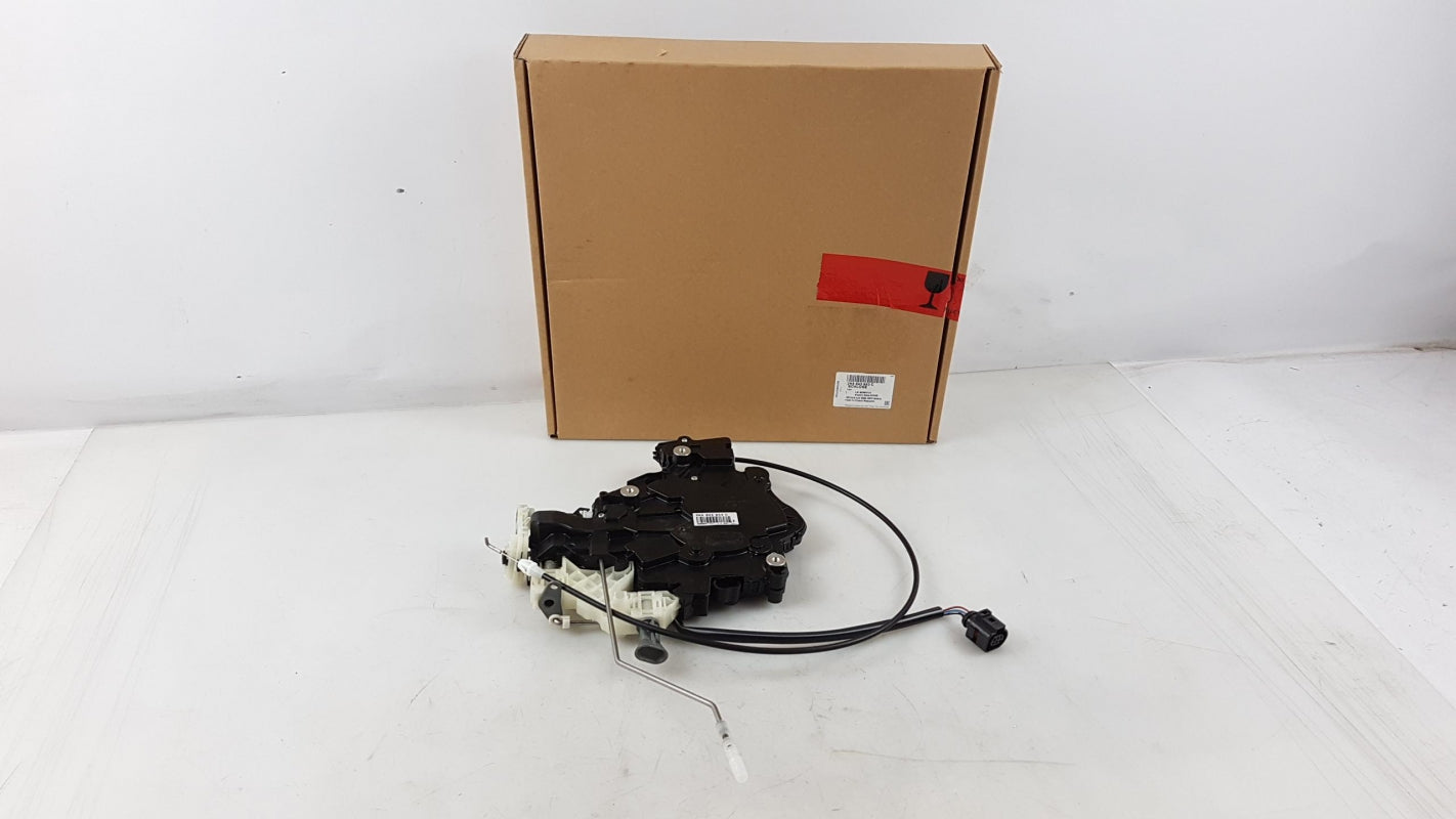 Original OE Volkswagen door lock 2K5843653C