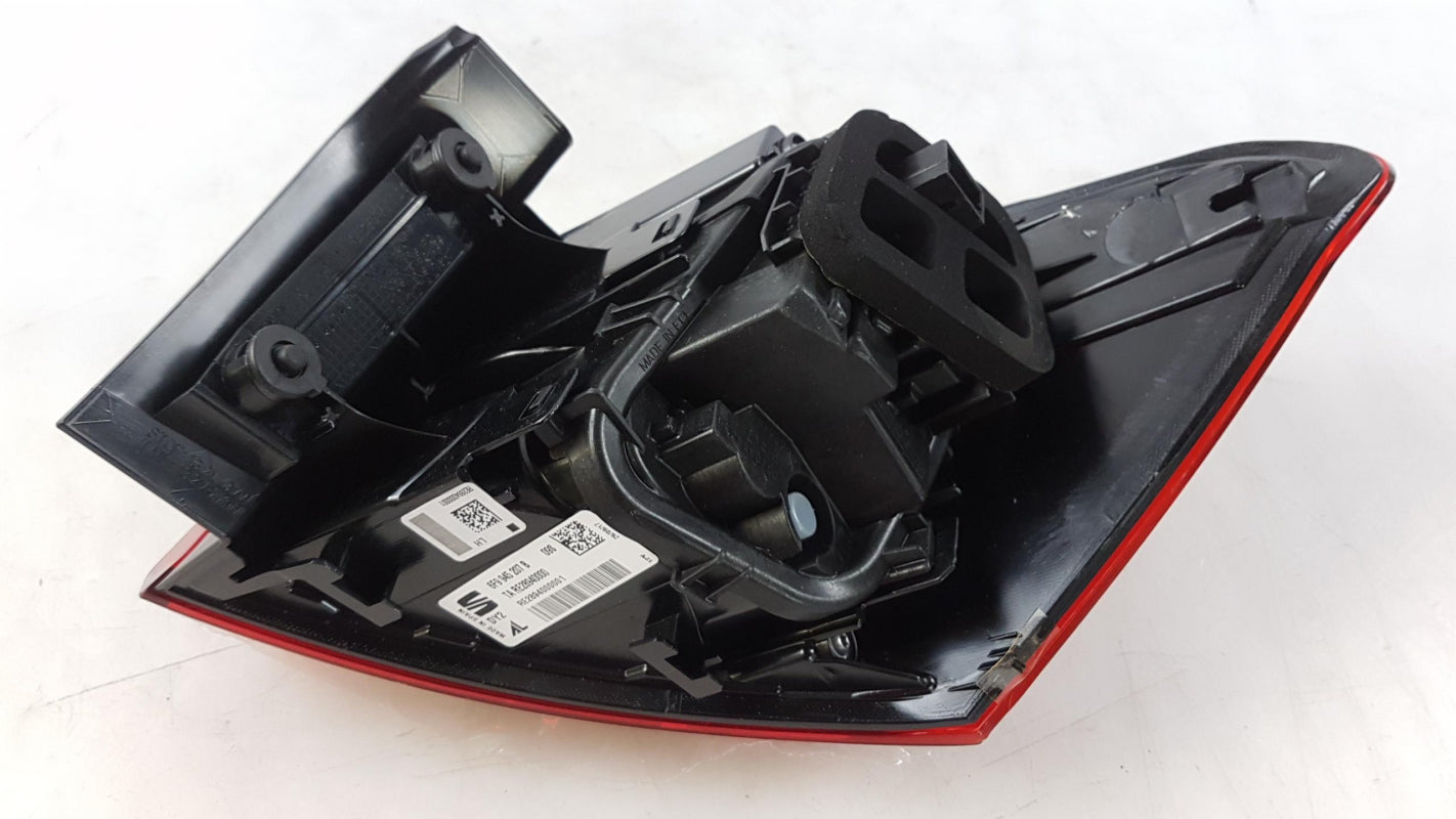 Original OE Volkswagen Rückleuchte 6F9945207B