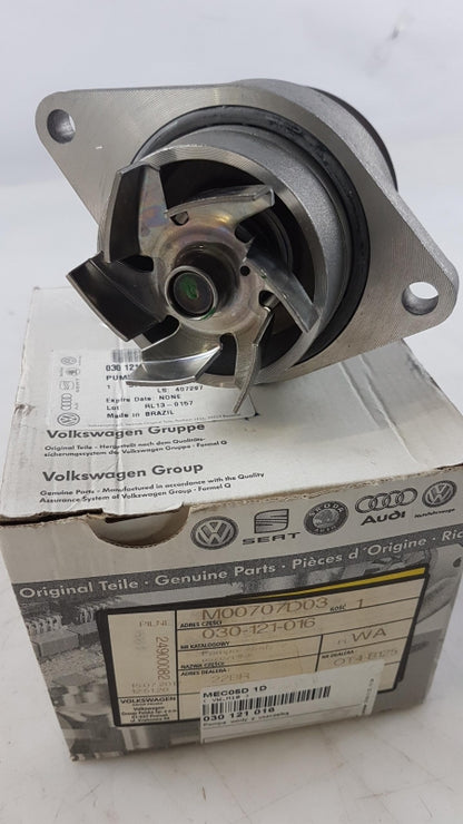 Original VW Golf Polo Vento Suran SEAT Cordoba Vario Wasserpumpe 030121016