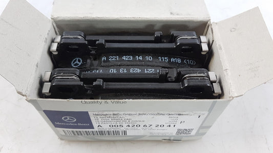 Original MERCEDES-BENZ SL R230 Bremsbeläge Hinten A005420672041