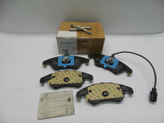 Original AUDI A4 A5 Bremsbeläge Bremsklötze mit Warnkontakt vorne 8R0698151