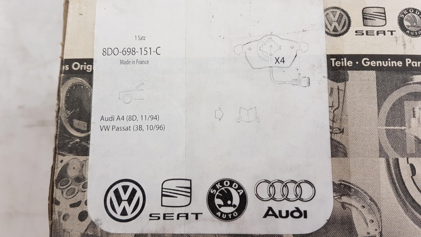 Original AUDI A4 '95-'99 VW Passat '97-'00 Bremsbeläge 288X15mm vorne 8D0698151C