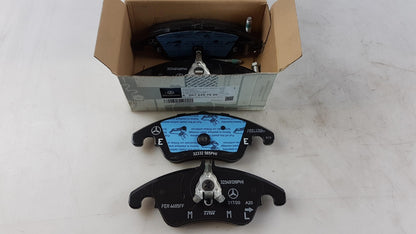 Original OE MERCEDES-BENZ Bremsbeläge A0074207520