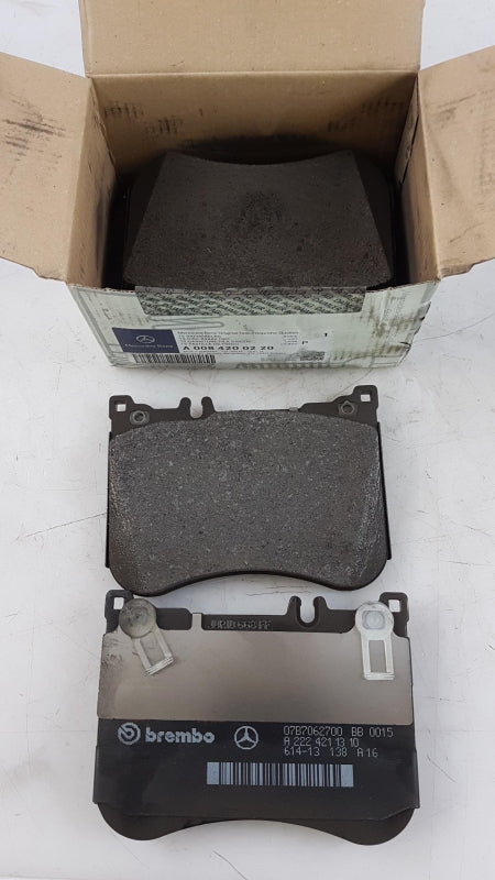 Original OE MERCEDES-BENZ Bremsbeläge A0084200220