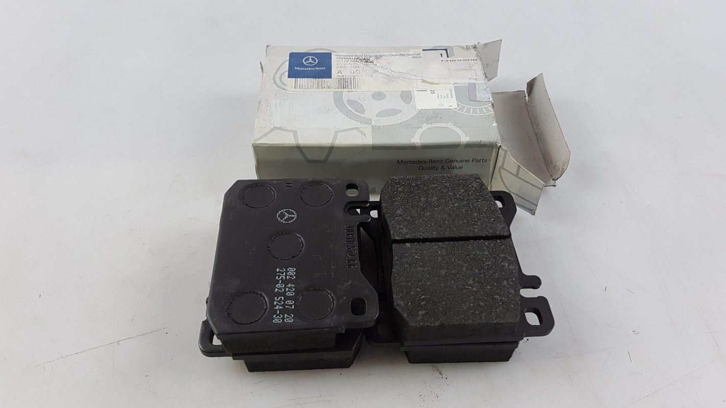 Original OE MERCEDES-BENZ Bremsbeläge A0024200720