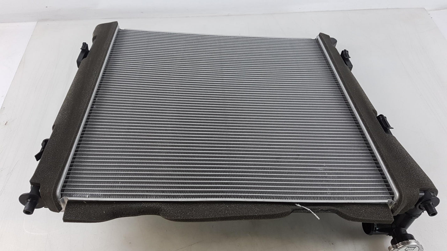 Original OE HYUNDAI/KIA Wasserkühler 253103Z100