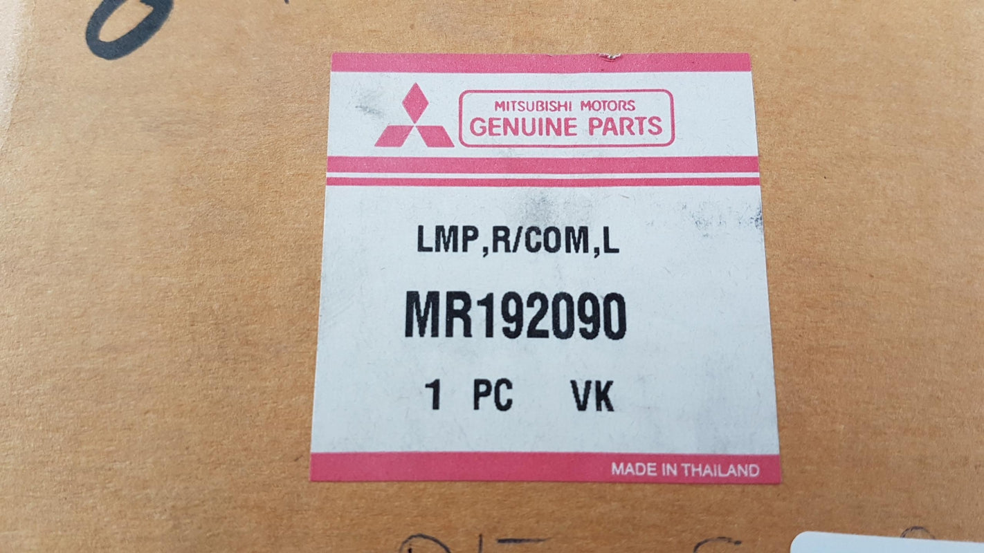Original OE MITSUBISHI Heckleuchte MR192090