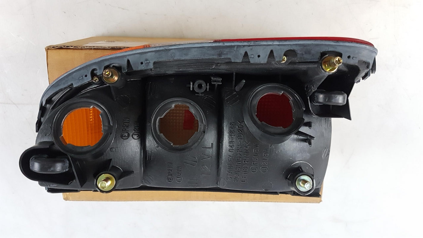 Original OE MITSUBISHI Heckleuchte MR192090