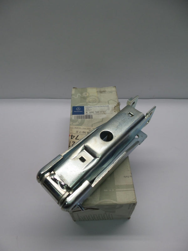 Original MERCEDES-BENZ W638 Hecktürscharnier rechts unten A6387401737