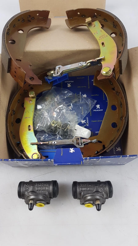 Original PEUGEOT 405  Bremsbackensatz 42416N