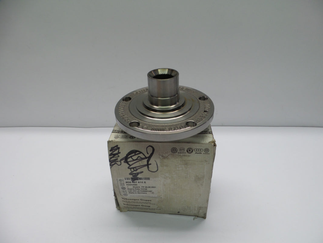 Original AUDI A4 A6 VW Passat SKODA Superb Radnabe vorne 8D0407615E