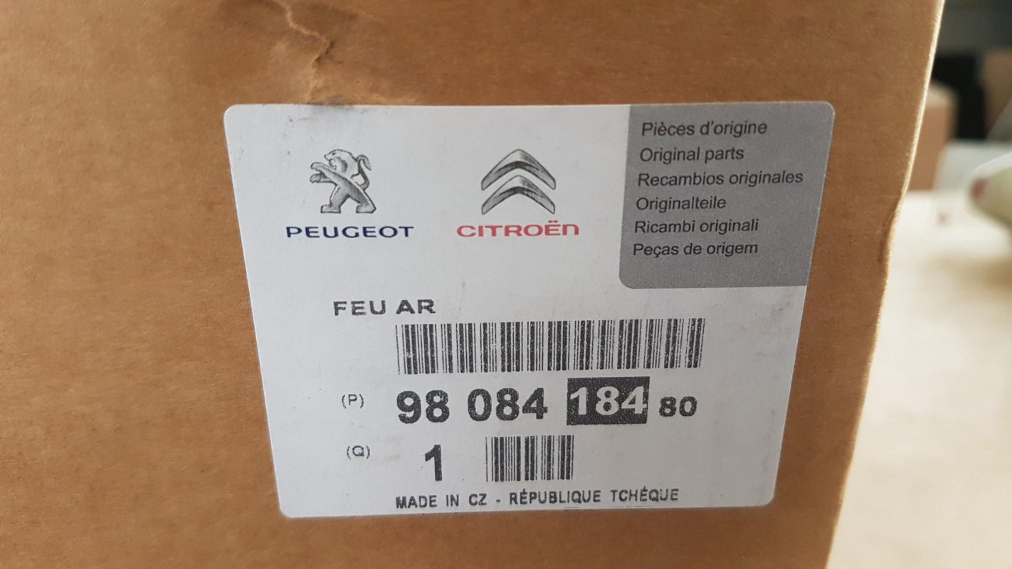 Original CITROEN DS3  Heckleuchte rechts 9808418480