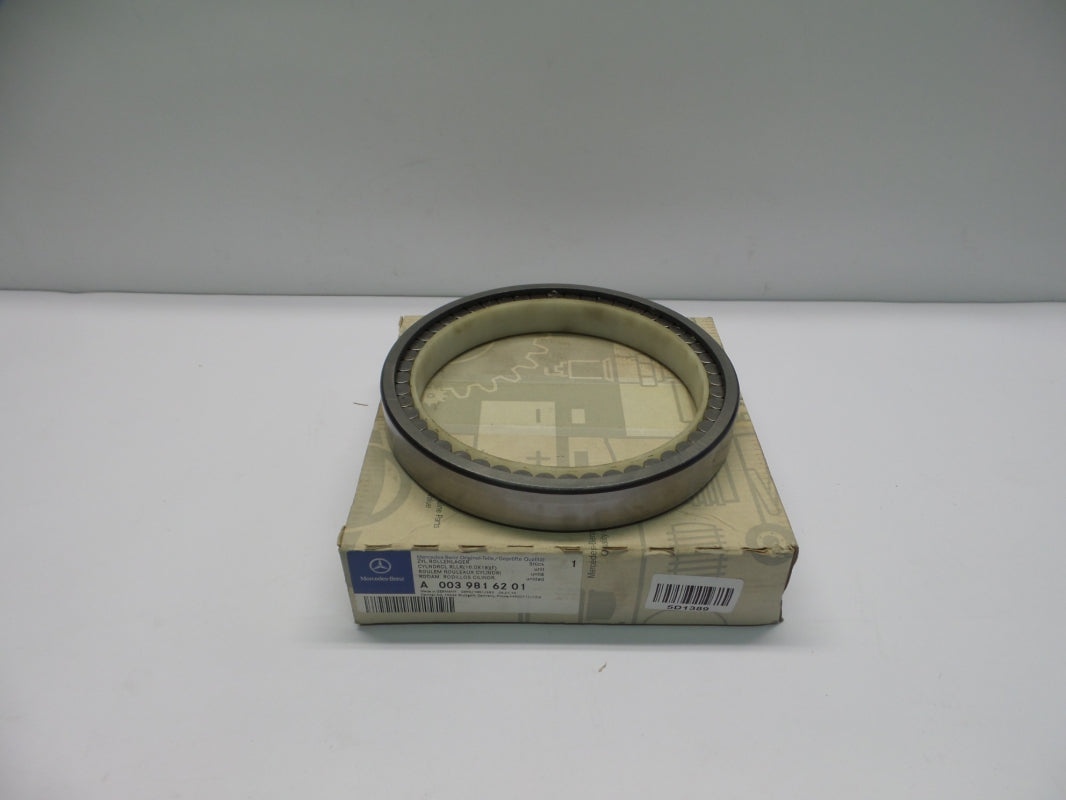 Original MERCEDES-BENZ Unimog Radnabe Rollenlager vorne rechts A0039816201
