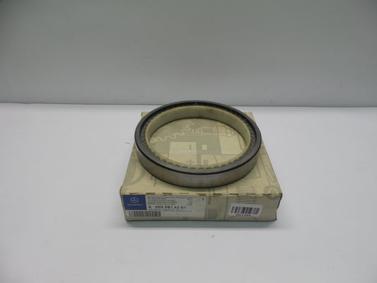 Original MERCEDES-BENZ Unimog Radnabe Rollenlager vorne rechts A0039816201