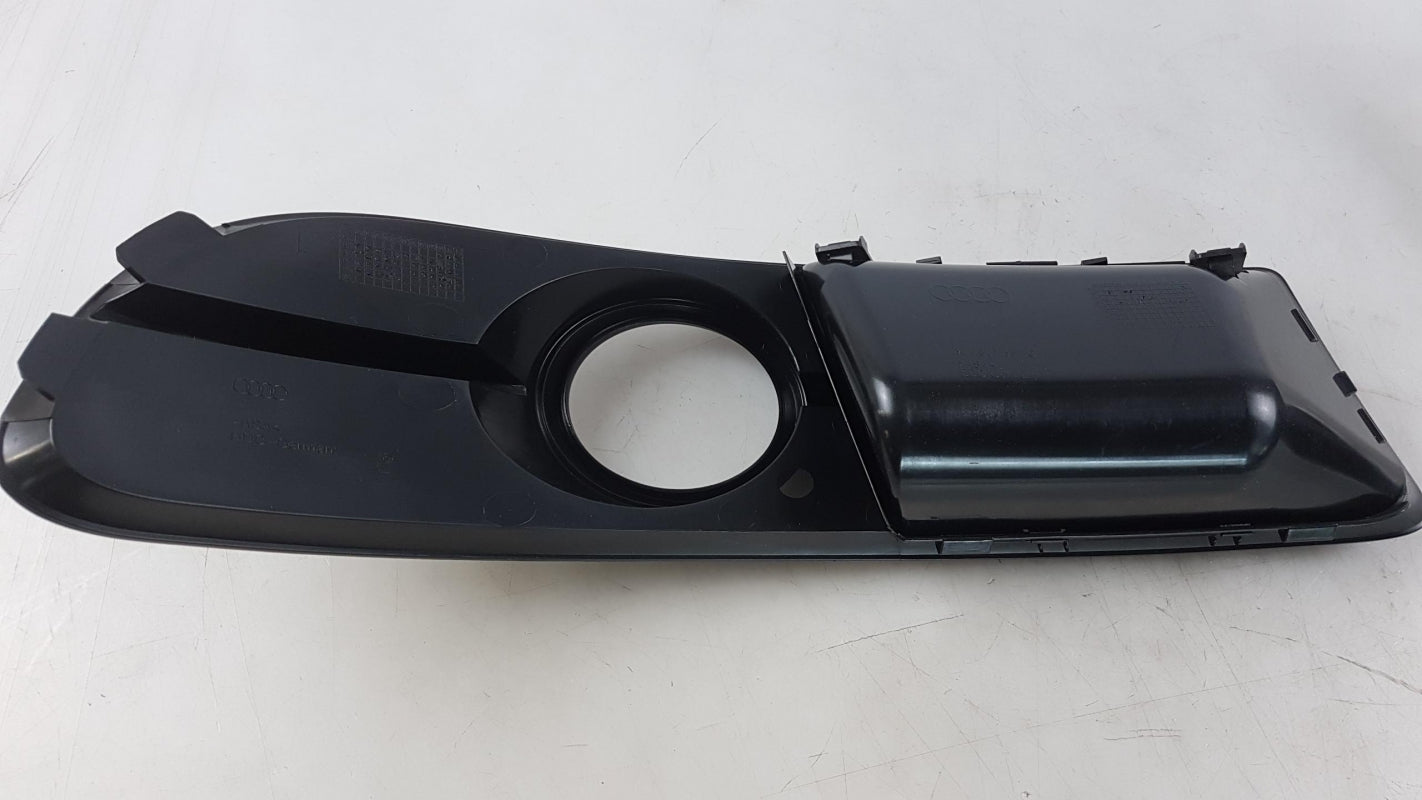 Original OE Volkswagen Nebelscheinwerfer Abdeckung 8E0807681G01C