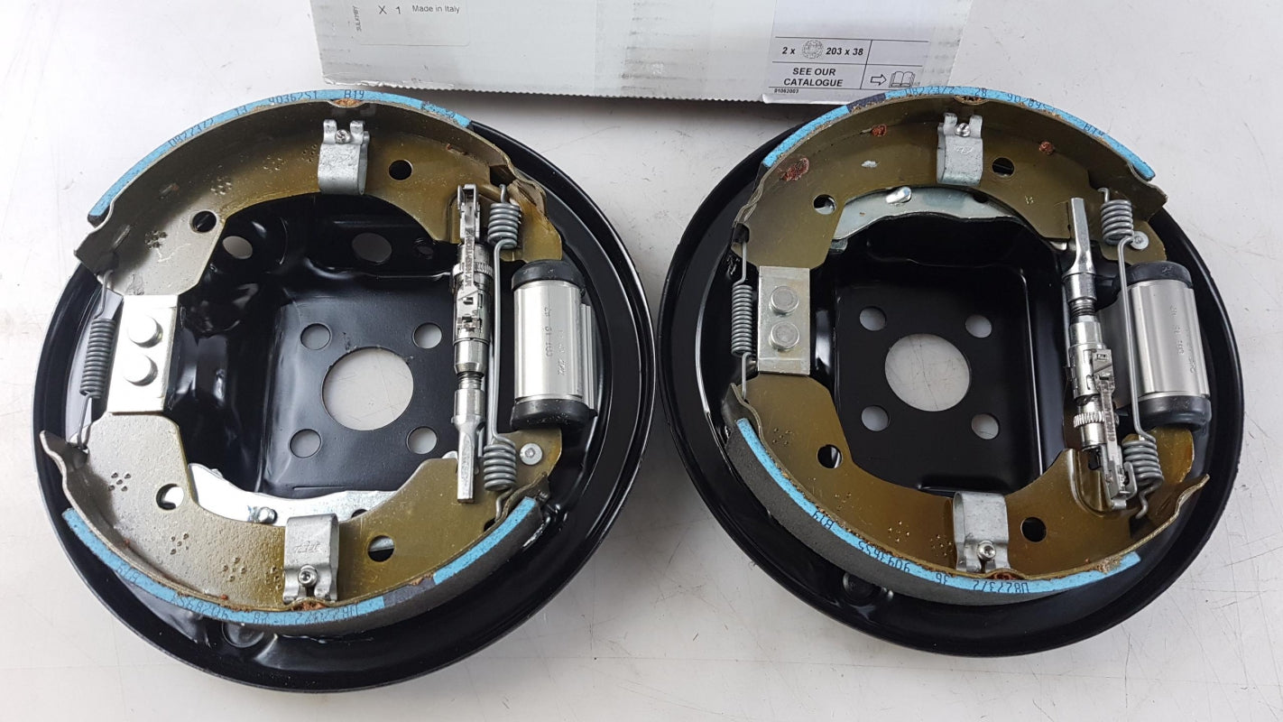 Original OE RENAULT Bremsbackensatz 8201046953