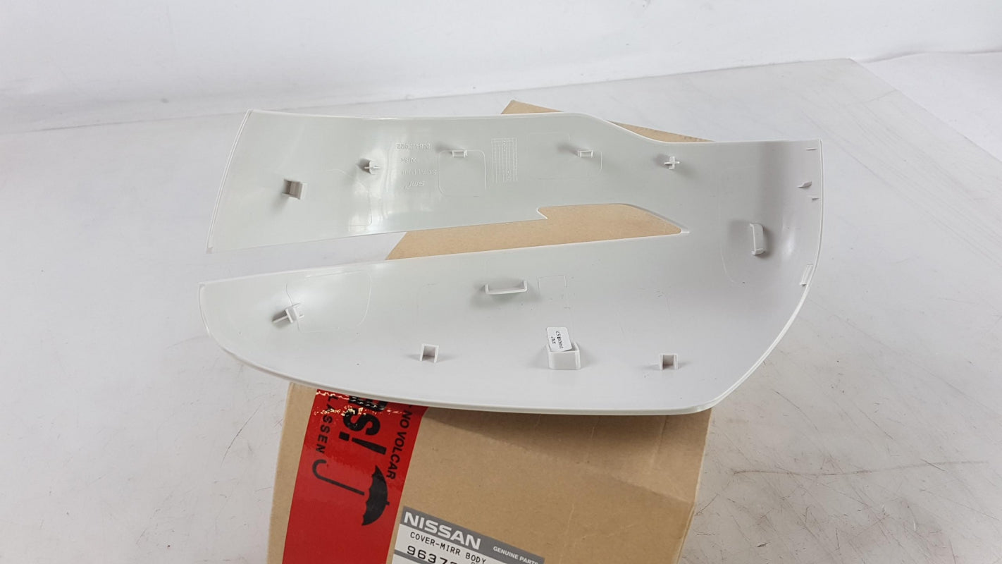 Original OE NISSAN Außenspiegel Abdeckung 963734CA0A
