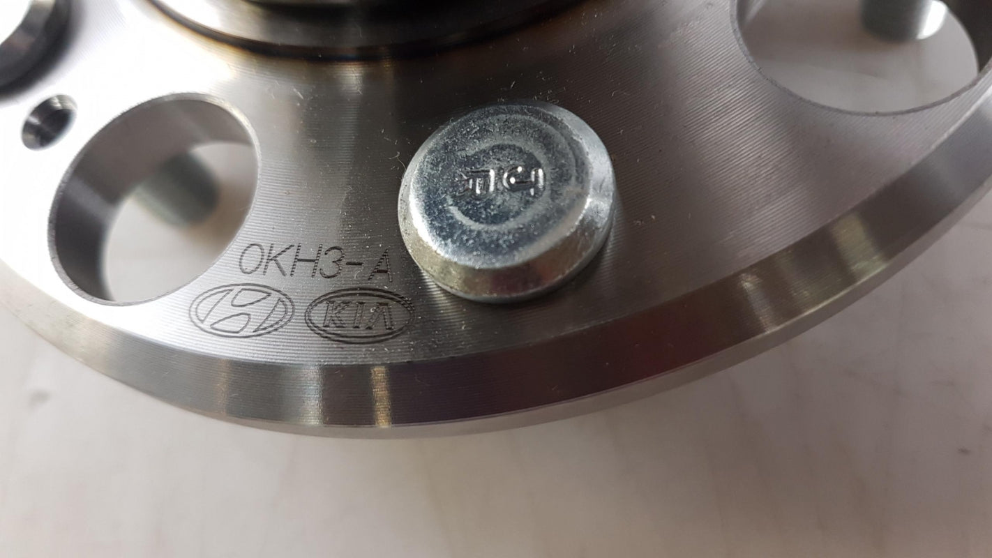 Original HYUNDAI Elantra IV i30 KIA Ceed II Radnabe hinten 527302H000