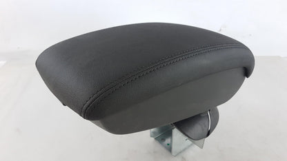 Original NISSAN Juke F15 Armlehne Leder Schwarz KE8771K100