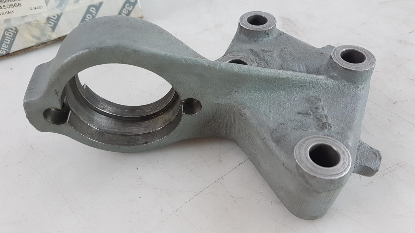 Original OE FIAT Halter 99450666