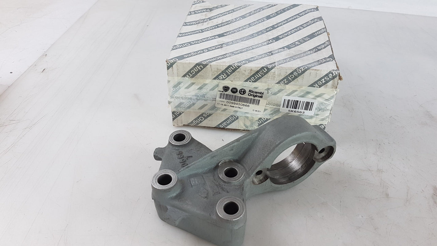 Original OE FIAT Halter 99450666