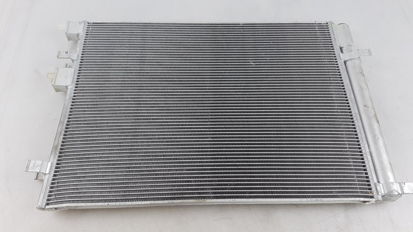 Original OE HYUNDAI/KIA Klimakondensator 976061J200