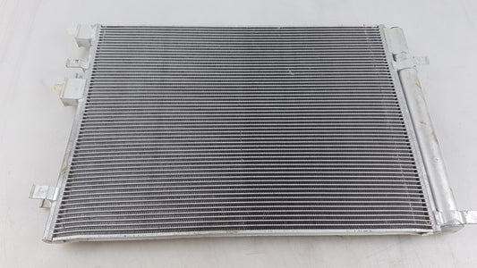 Original OE HYUNDAI/KIA Klimakondensator 976061J200